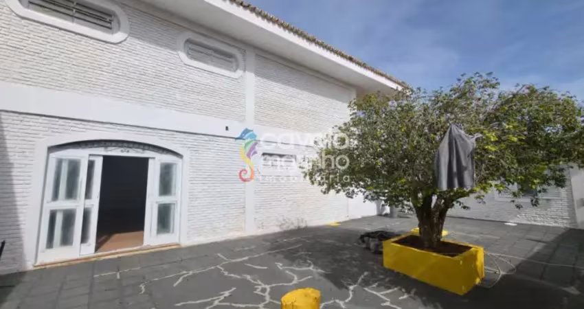 Casa à venda ou para alugar com 710m² e 5 quartos na ribeirânia.