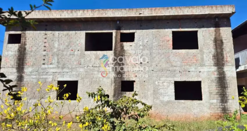 Casa à venda com 3 quartos e 2 vagas, 505m² - cravinhos.