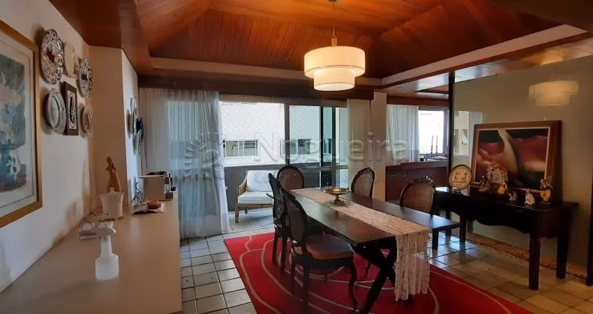 Excelente apartamento na beira mar de Boa Viagem com 413,66m².