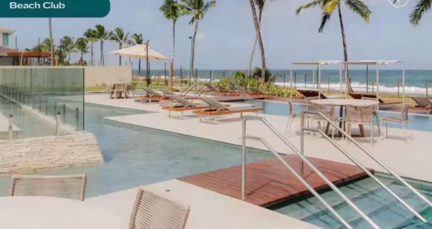 Luxo e sofisticação a beira-mar de muro alto