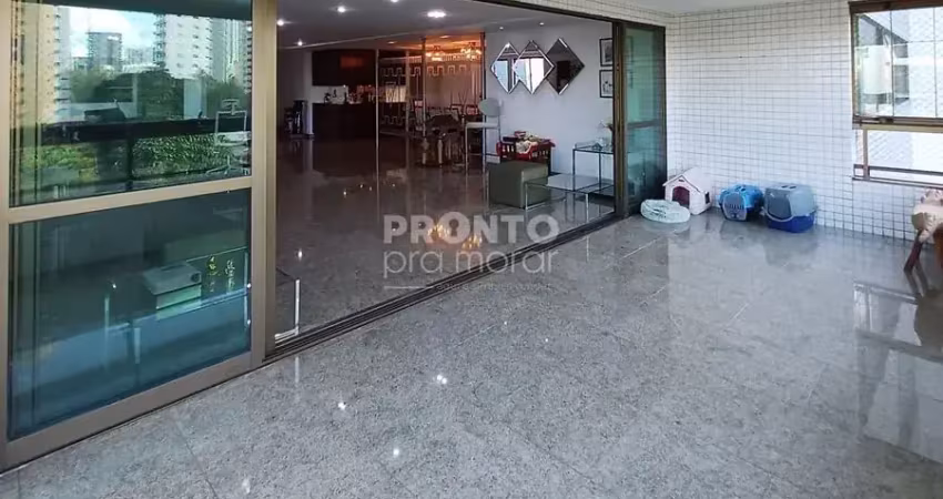 Incrível imóvel em casa forte, com uma área de 273,73m² 4 suítes