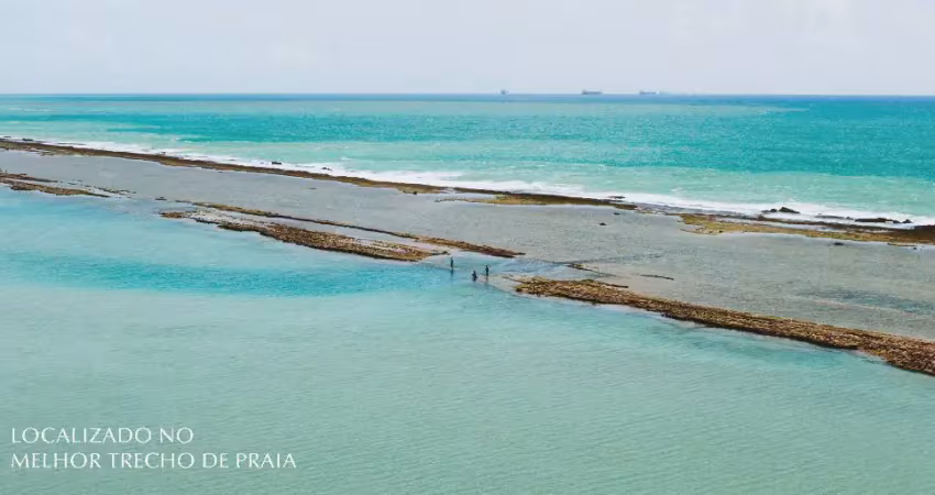 Apartamento, 03 quartos, térreo vista piscina, pé na areia em muro alto