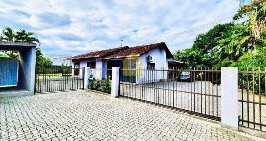 Casa com amplo terreno urbano em pirabeiraba - joinville sc