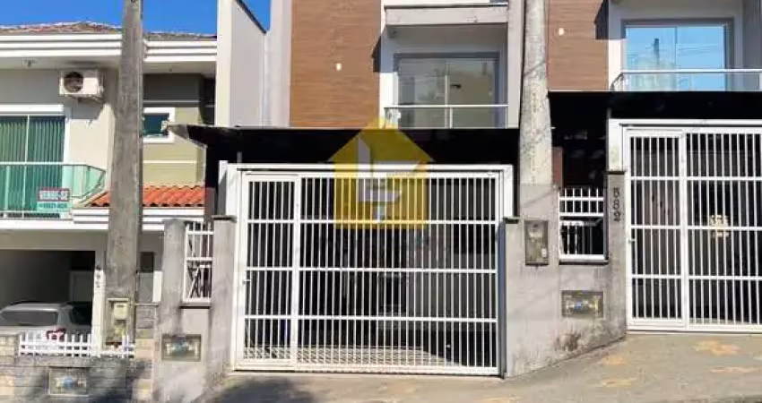 Casa com 3 quartos à venda no Petrópolis, Joinville 