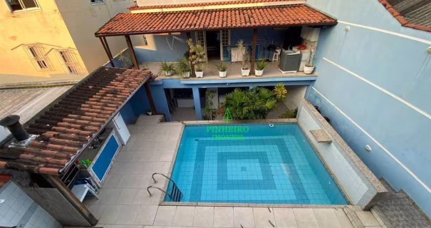 Casa com 3 dormitórios à venda, 339 m² por R$ 620.000,00 - Sete Pontes - São Gonçalo/RJ