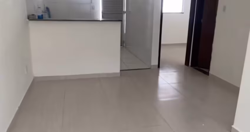 Vendo Village em Condomínio Fechado – A 350m da Praia