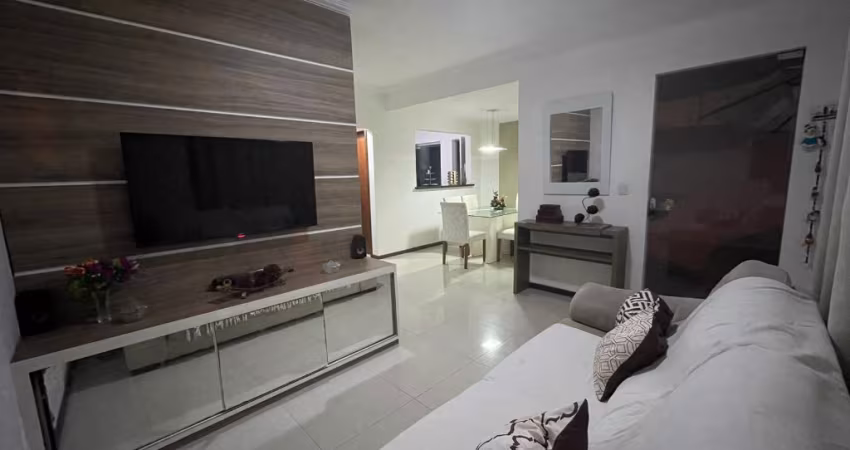 LINDA CASA COM PISCINA E CHURASQUEIRA