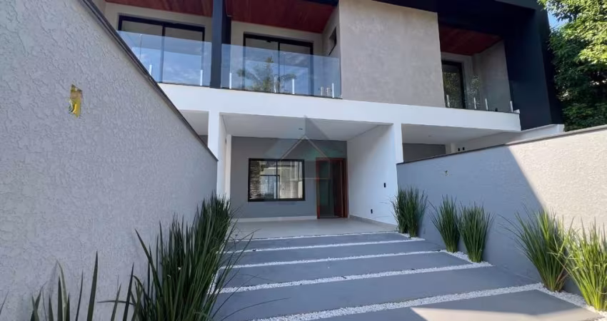 Casa com 3 quartos à venda na Rua São Roque, 500, Floresta, Joinville