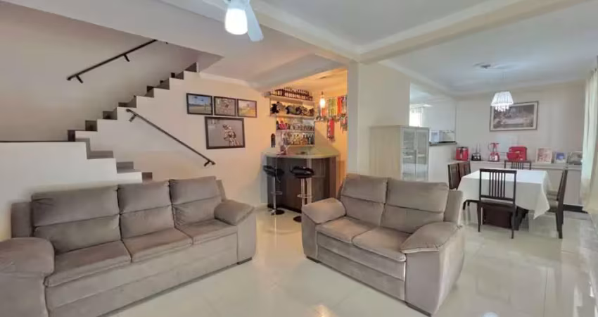 Casa com 5 quartos para alugar na Rua Florianópolis, 3652, Jarivatuba, Joinville