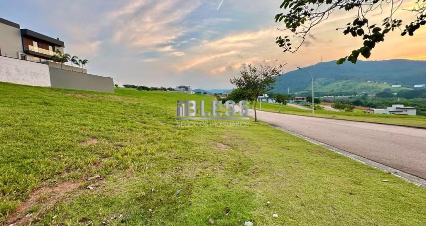 Terreno à venda no Condomínio Alphaville I