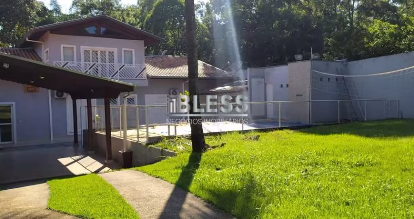 CASA TÉRREA À VENDA COM 3 SUÍTES CONDOMÍNIO BOSQUE CORRUPIRA JUNDIAÍ