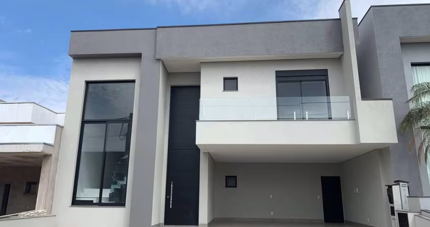 Sobrado com 4 suítes e piscina condomínio Santorini