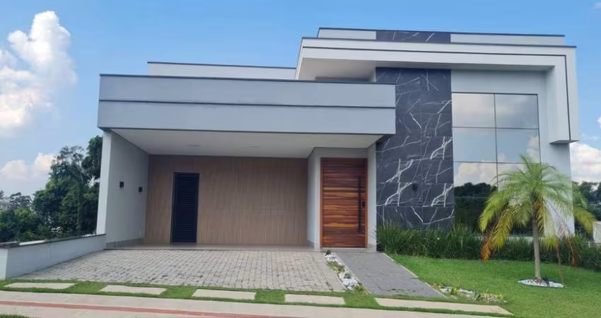 Casa Térrea com 3 suítes e piscina