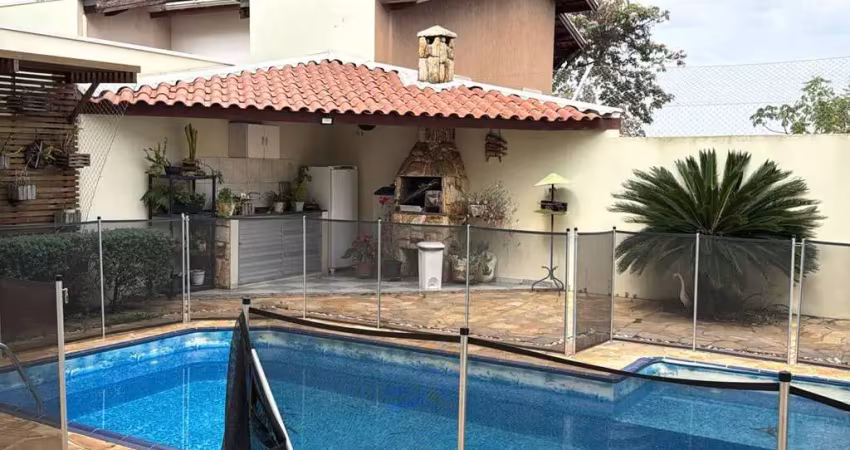 Sobrado com 3 dormitórios e piscina condomínio são joaquim valinhos