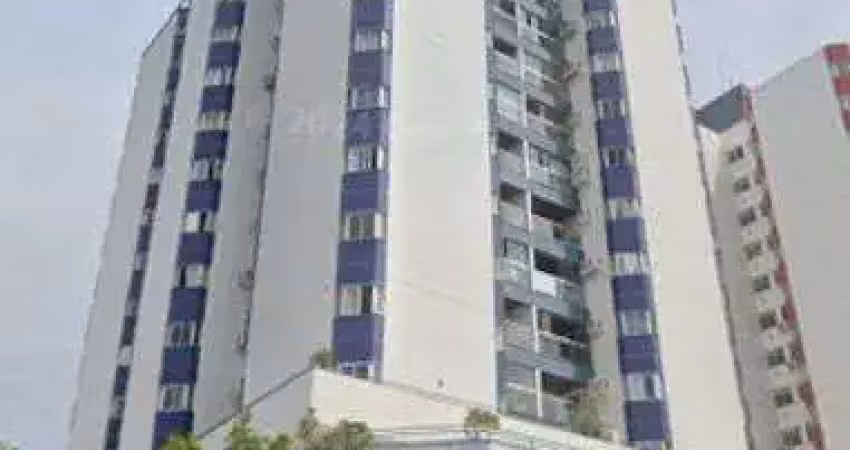 Apartamento com 03 dormitórios sala ampla com sacada dependencia de empregada