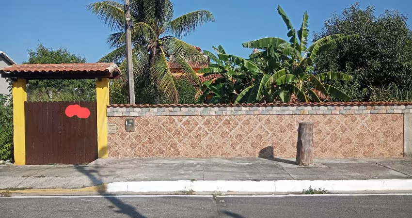 Casa com 3 quartos em terreno de 12x30 Jaconé- Maricá