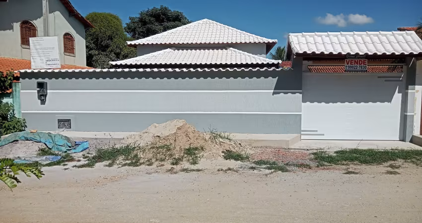 Linda casa para venda no centro de jacone-saquarema
