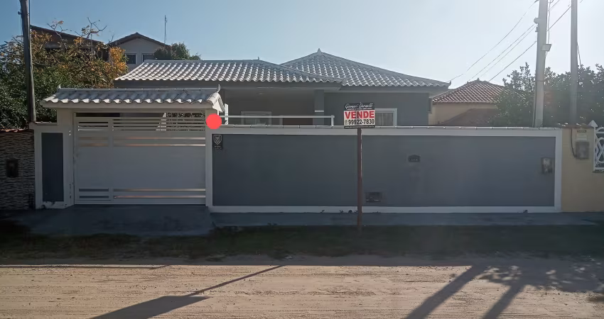 Linda casa com piscina e área gourmet a venda no centro de jacone-saquarema