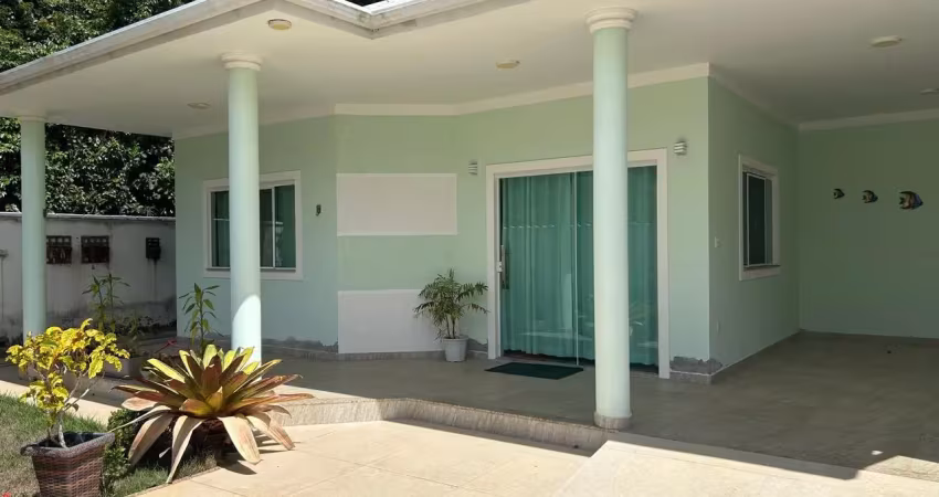 Belíssima casa para venda centro de jacone-saquarema