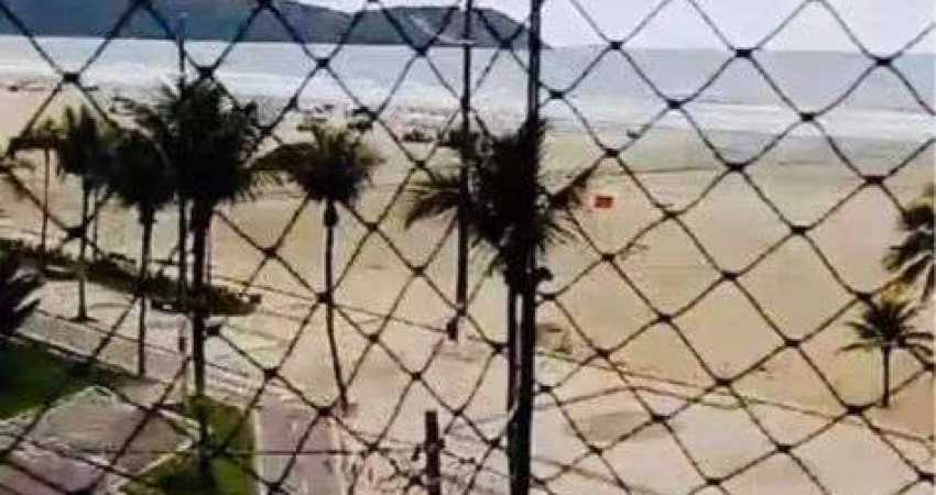 Apto à venda na Praia da  Guilhermina - Praia Grande - SP