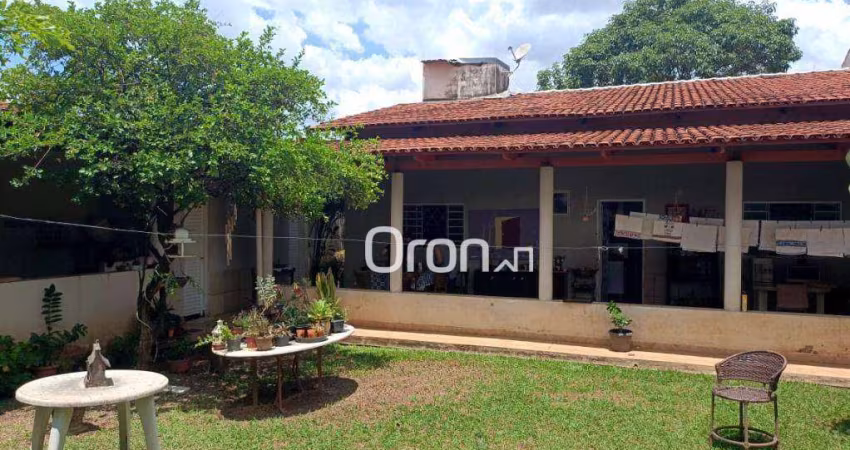 Casa com 4 dormitórios à venda, 236 m² por R$ 815.000,00 - Vila Jardim Vitória - Goiânia/GO