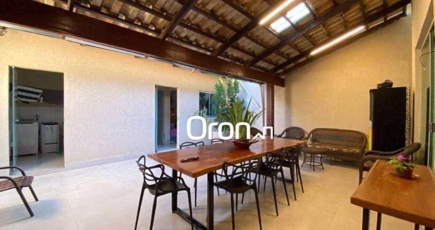 Sobrado com 4 dormitórios à venda, 200 m² por R$ 1.250.000,00 - Parque Anhangüera - Goiânia/GO