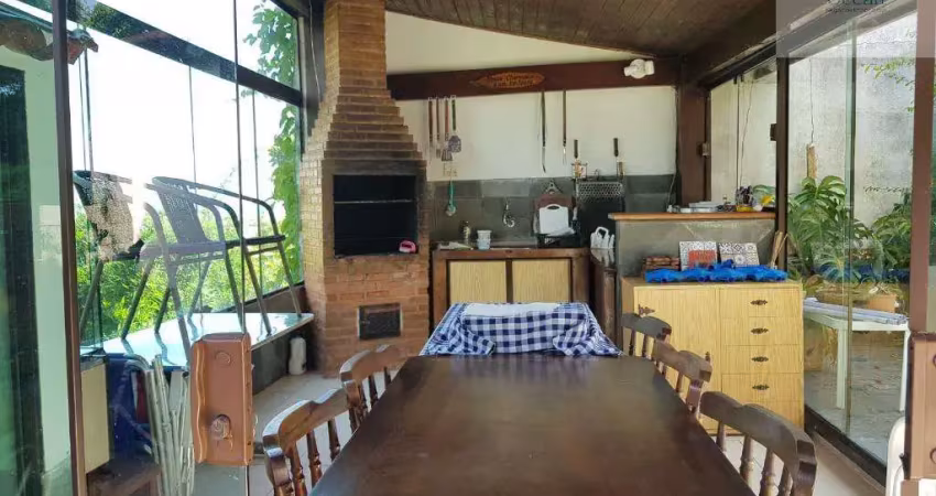 Ocean vende: Camboinhas, Niterói, Casa com 4 andares e um mezanino, com vista para o mar e lagoas.
