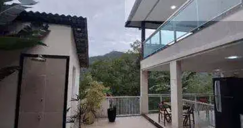 Ocean vende: itaipu, condomínio, casa, 3 quartos sendo 2 suítes 1 com closet, área de gourmet