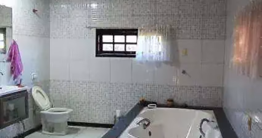 Ocean vende:  Maricá,  Bosque fundo, casa 5 quartos, sendo 1suíte +Hidro, varanda, só a vista!!