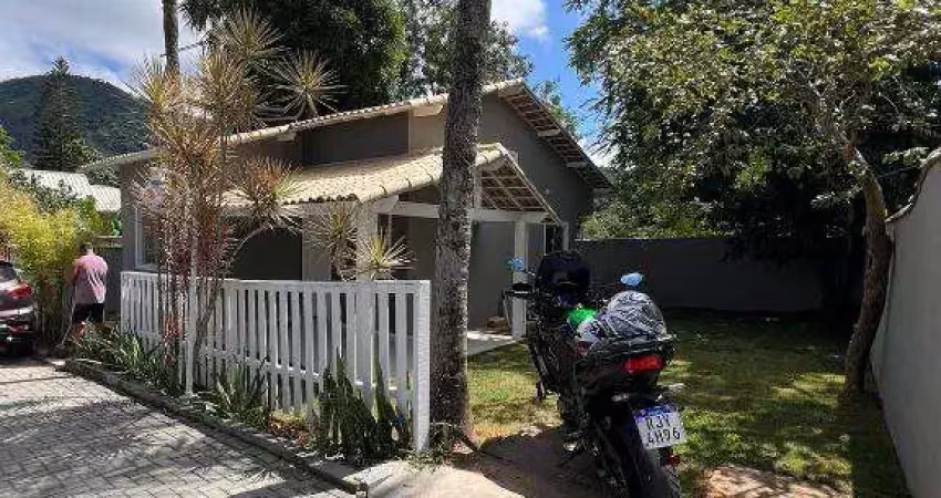 Ocean vende: itaipuaçu, casa condomínio, 2quartos (1suíte), área serviço, sala, cozinha, garagem.
