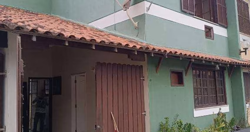 Ocean vende:  Itaipu, pequeno condomínio, casa 2 quartos, armários, escritório, dependência completa