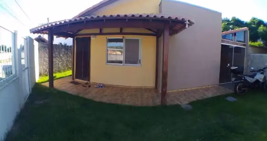 Ocean vende: Inoã, condomínio, casa 2 quartos, sendo 1 suíte, churrasqueira e quarto externo.