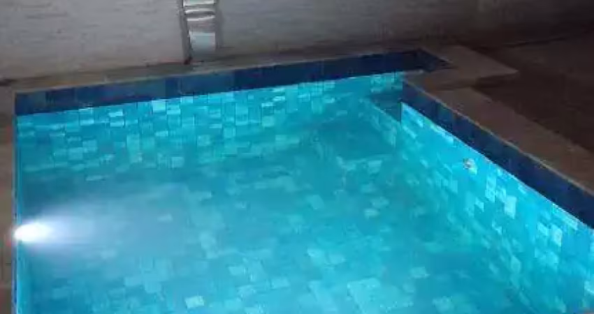 Ocean vende:  itaipuaçu, condomínio, casa 3 quartos (2suítes), sauna, piscina, placa solar