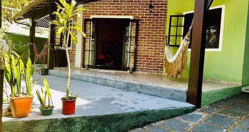 Ocean vende: Pendotiba, Casa 4 quartos, sendo 2 suítes, área serviço, armários cozinha e quarto.
