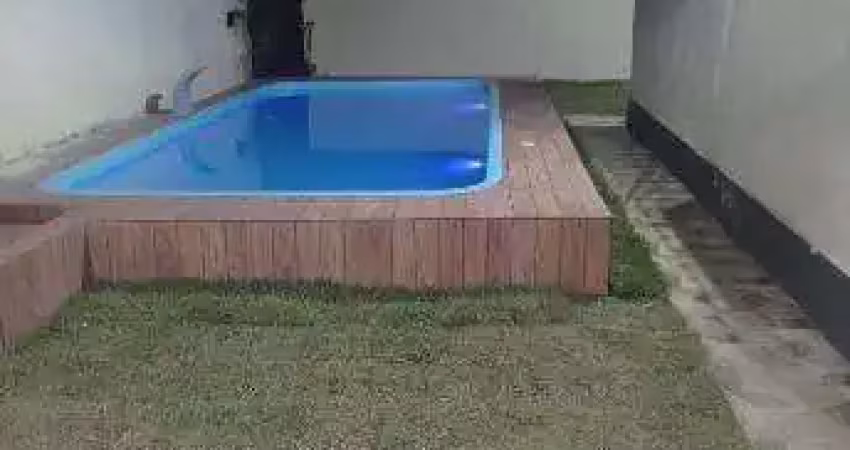 Ocean vende: itaipuaçu, barroco, casa e quartos, área gourmet, piscina, armários.