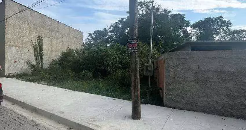 Ocean vende:  itaocaia valley, terreno 405m², rua já com calçamento, já com poste de luz e relógio .
