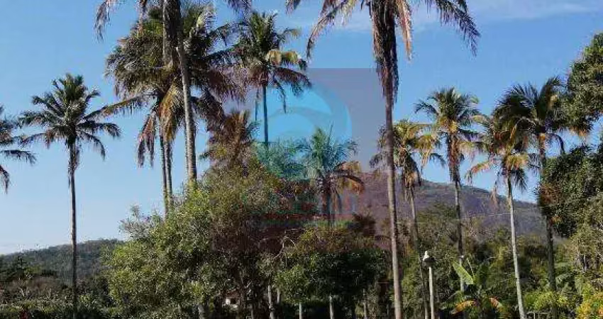 Ocean vende: itaocaia valley  sitio de 6.500 m2 casa 3 quartos sendo 1 suíte  plano e gramado
