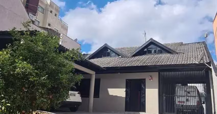 Linda casa/bairro central de sao jose dos pinhais/otima localizaçao $1,190,000,0