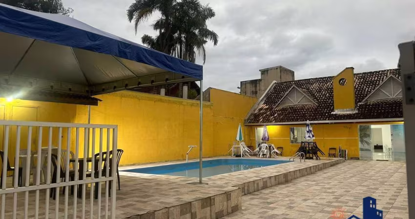 Comercial- Pousada com piscina a 150 metros do Mar Matinhos-PR.