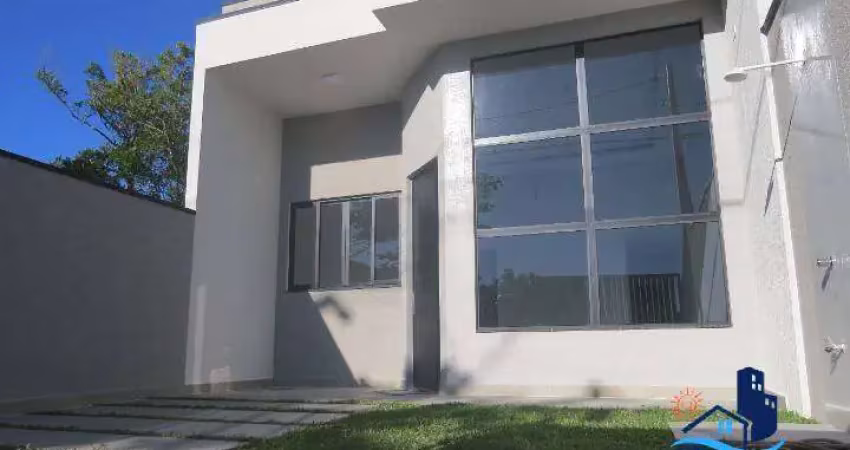 Casa com 3 dormitórios sendo 1 suíte e piscina 300 metros do mar!!!