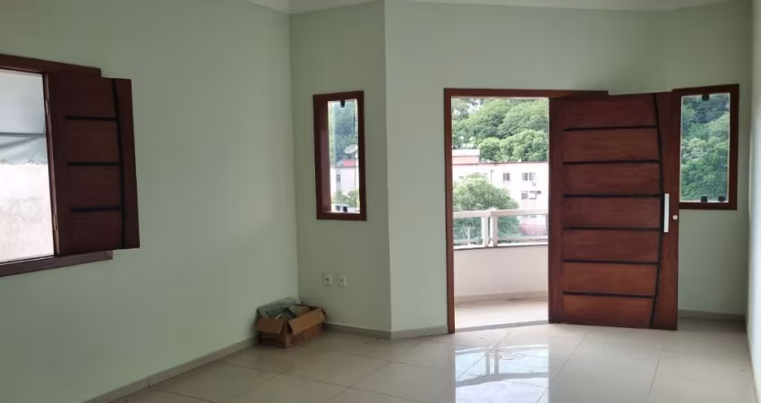 Casa Ampla á venda – Bairro Maria Eugênia