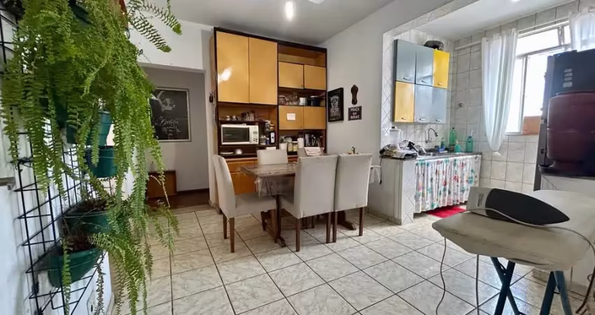 Apartamento espaçoso e bem localizado na ilha, oportunidade imperdível!