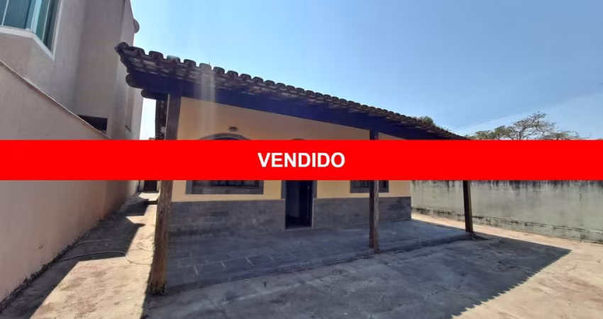 Casa à venda em Casimiro de Abreu-RJ, bairro Leda - Barra de São João: 3 quartos, 1 suíte, 1 sala, 2 banheiros, 1 vaga, 180m².