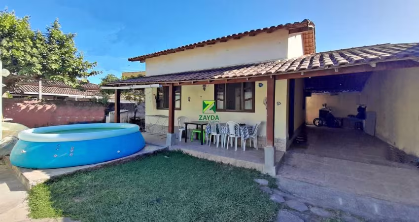 Imperdível oportunidade! Casa à venda em Casimiro de Abreu-RJ, bairro Santa Irene - Barra de São João: 2 quartos, 1 sala, 2 banheiros, 3 vagas de garagem, 100,00 m² de área.