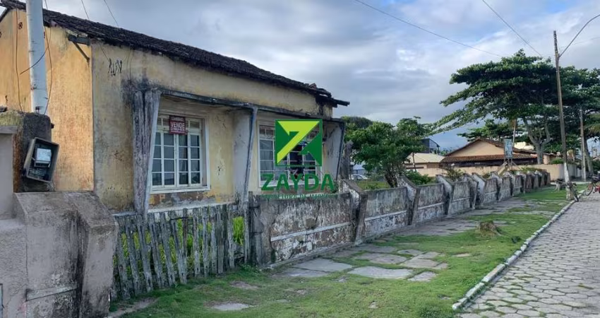 Casa em amplo terreno, com 660m² de área total, no Praião, em Barra de São João. OPORTUNIDADE PARA INVESTIMENTO