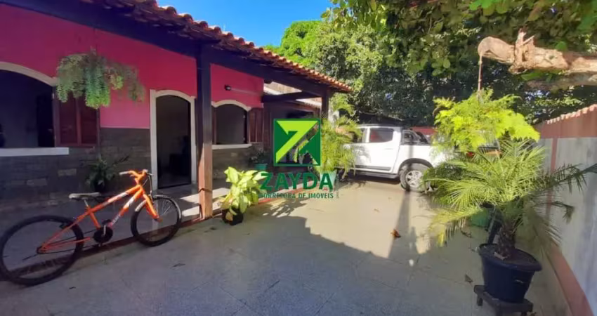 Casa à venda em Casimiro de Abreu-RJ, Vila Campo Alegre, 2 quartos, 1 suíte, 1 sala, 2 banheiros, 3 vagas, 290m².