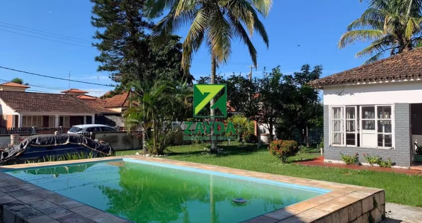 Casa à venda em Casimiro de Abreu-RJ, Centro - Barra de São João. 3 quartos, 2 suítes, 2 salas, 3 banheiros, 5 vagas, 183m².