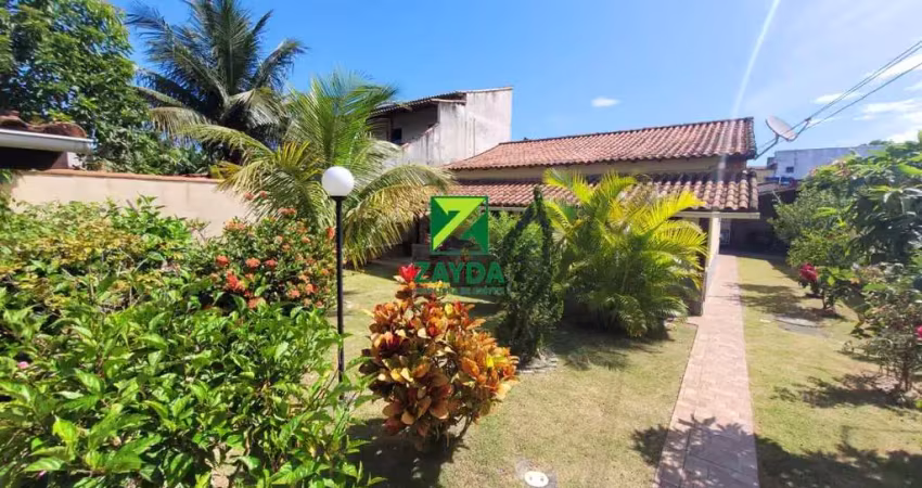 Casa linear com 02 quartos e área gourmet, bairro cidade praiana em rio das ostras.