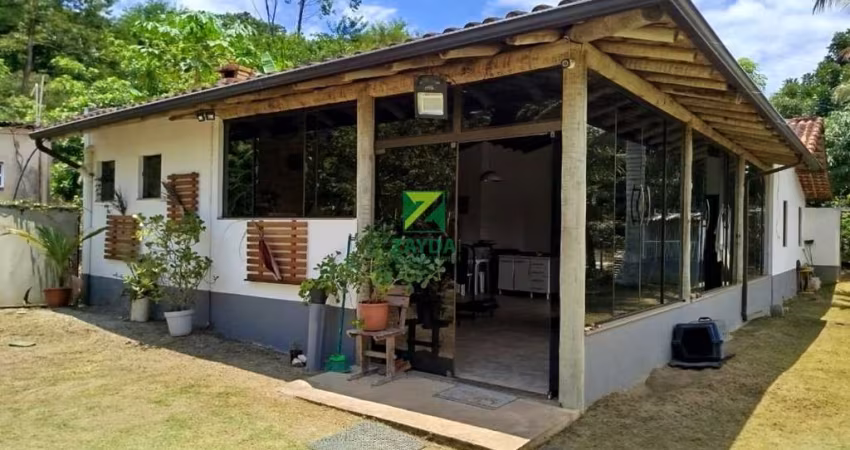 Imperdível sítio à venda em Rio das Ostras-RJ, bairro Cantagalo: 3 quartos, 1 suíte, 2 salas, 3 banheiros, 3 vagas de garagem, 2.555,00m².