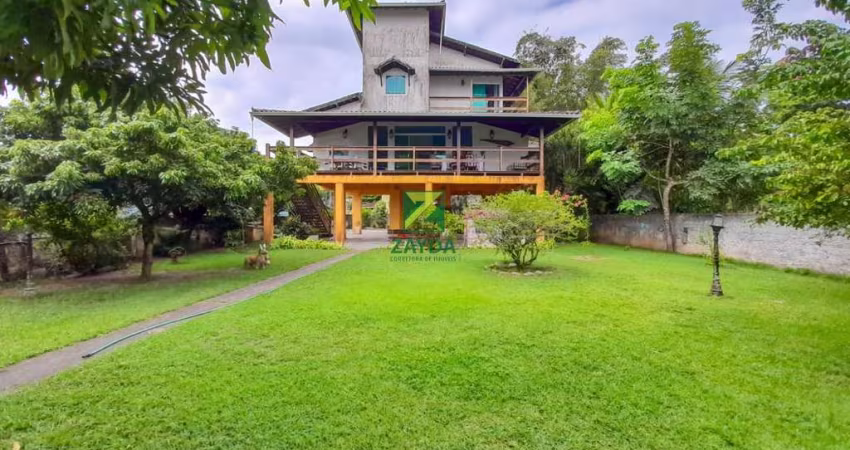 Triplex à venda com vista para o Rio São João no Centro de Barra de São João, Casimiro de Abreu-RJ.